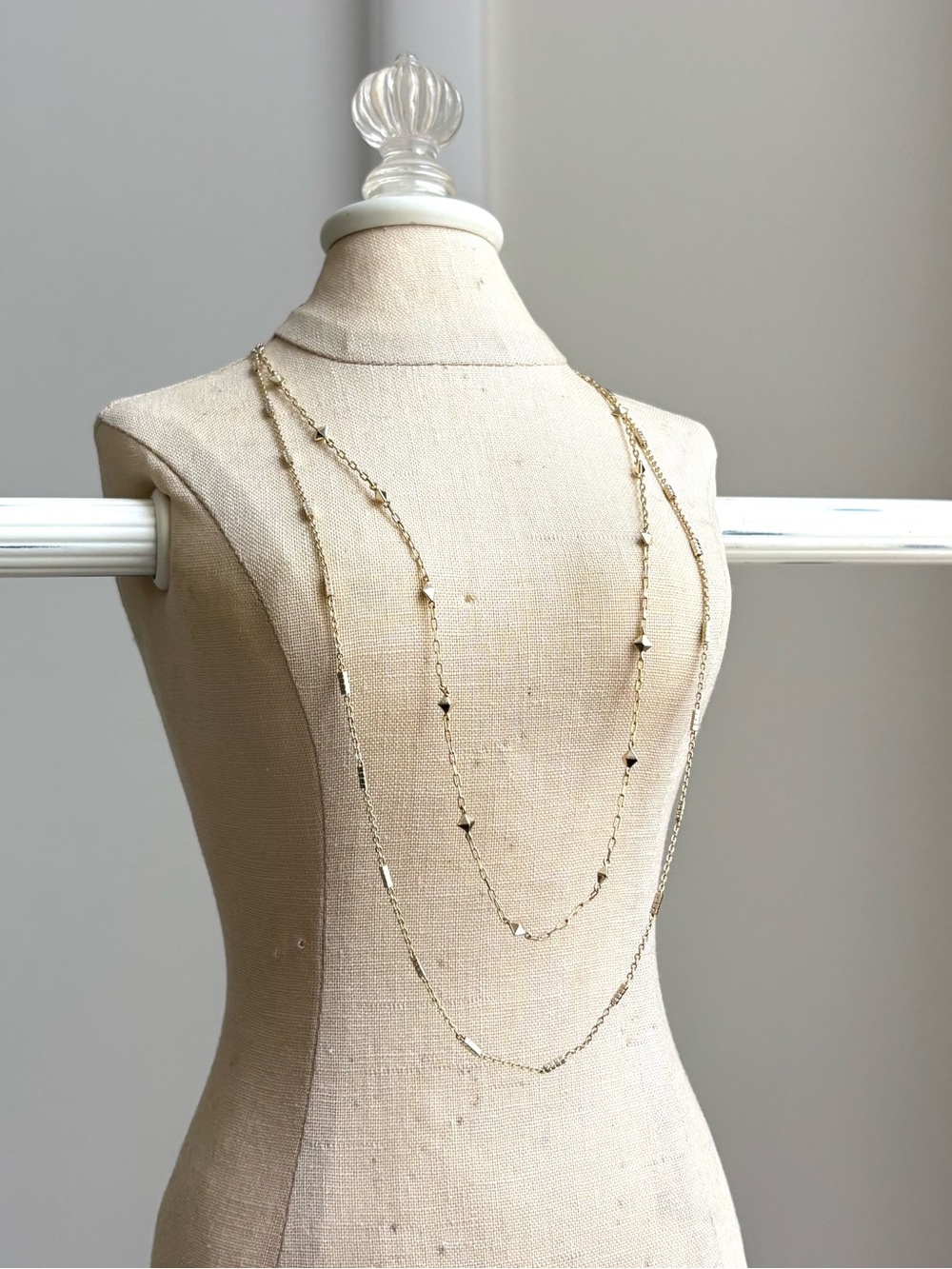 Kendra Scott Light Gold Multi Layered Studded Necklace - Picture 1 of 4